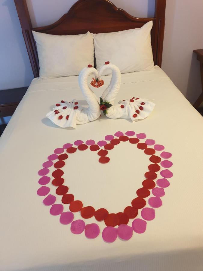 Palm Bay Guest House & Restaurant Montego Bay Ngoại thất bức ảnh