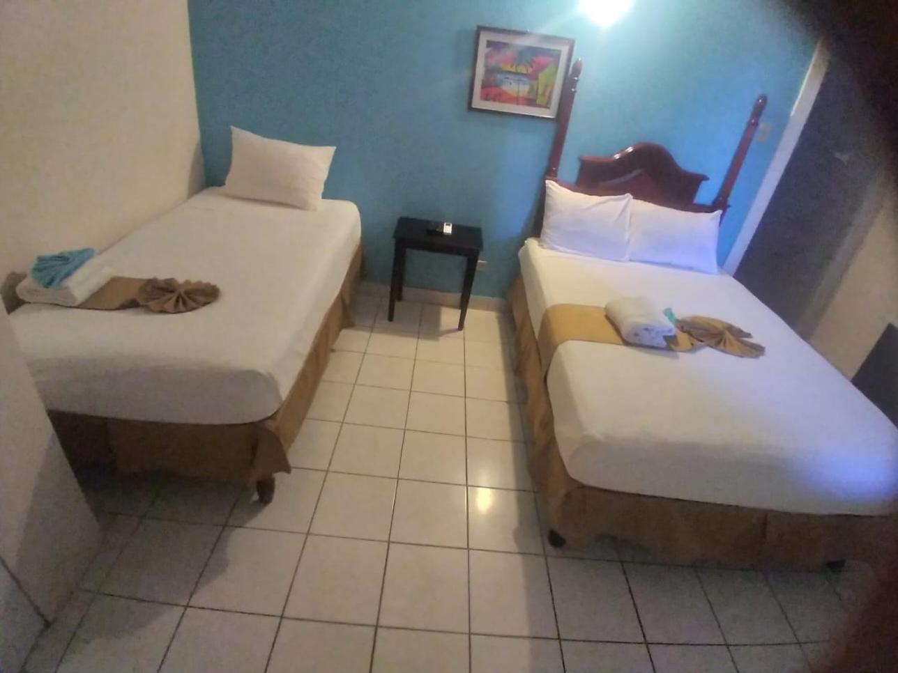 Palm Bay Guest House & Restaurant Montego Bay Ngoại thất bức ảnh