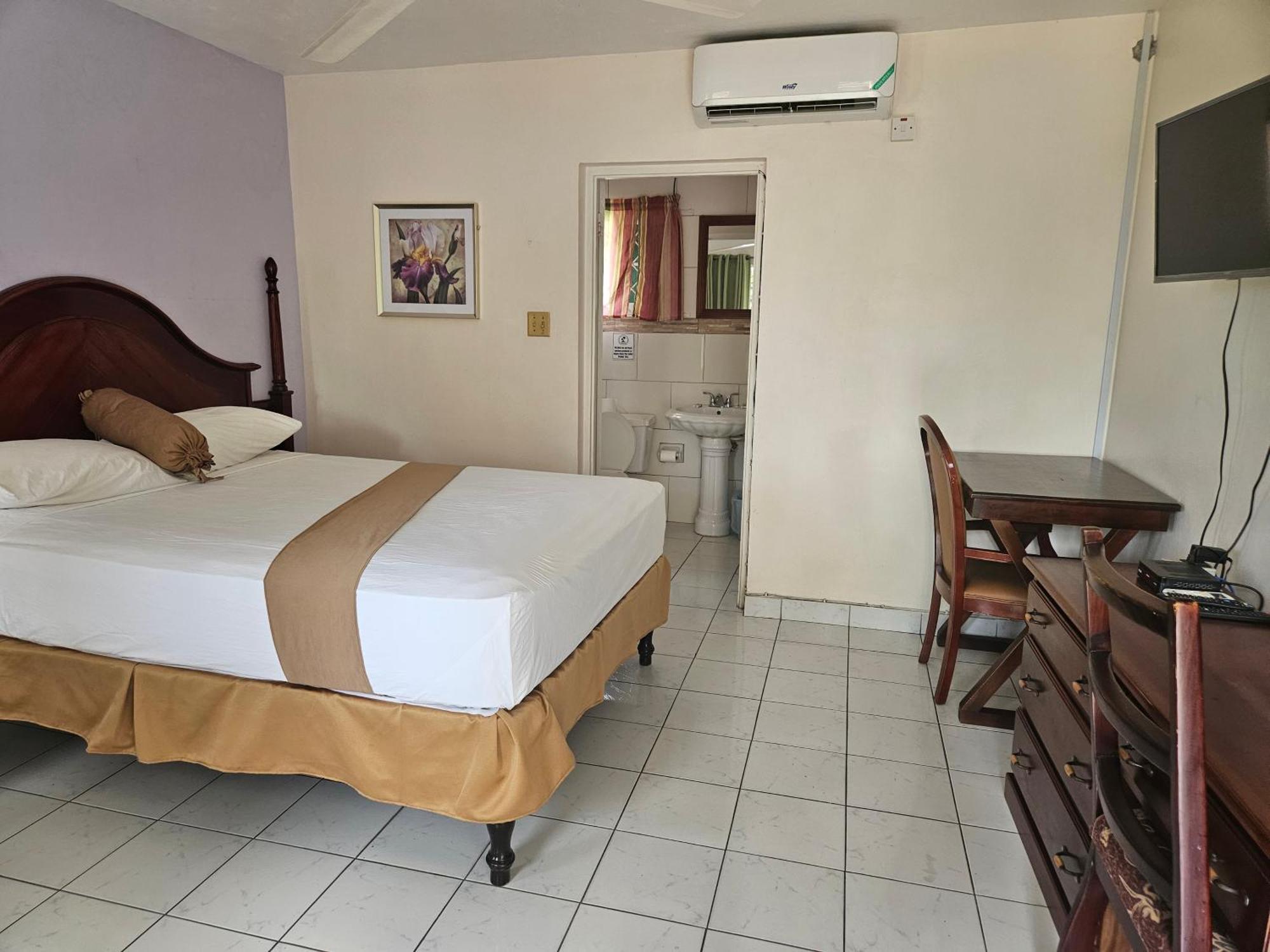 Palm Bay Guest House & Restaurant Montego Bay Ngoại thất bức ảnh